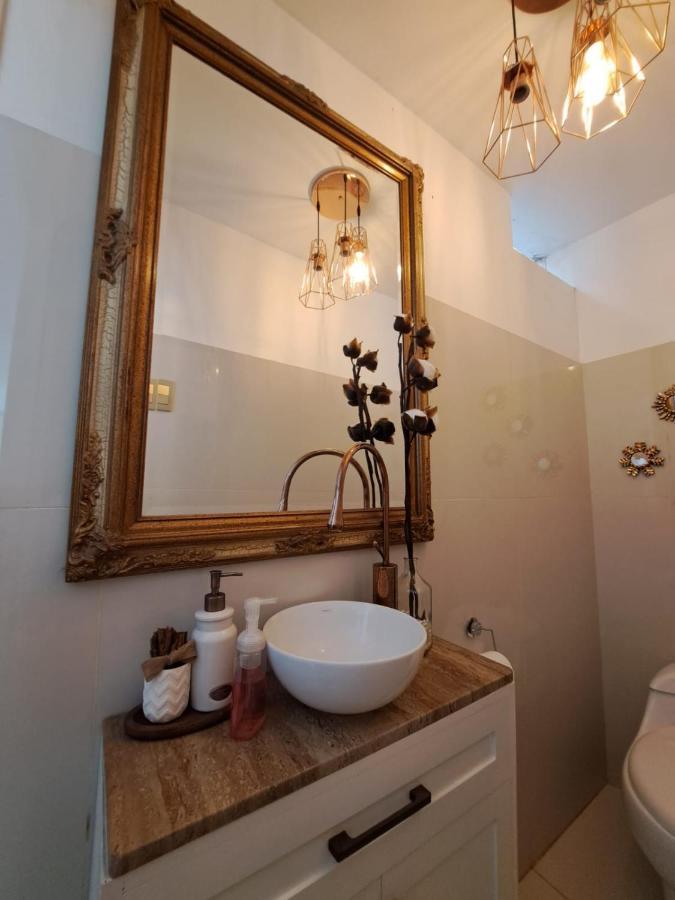 Casa Ramos Salamanca - Airport Pick Up And Drop Off Service - Homestay Лима Экстерьер фото